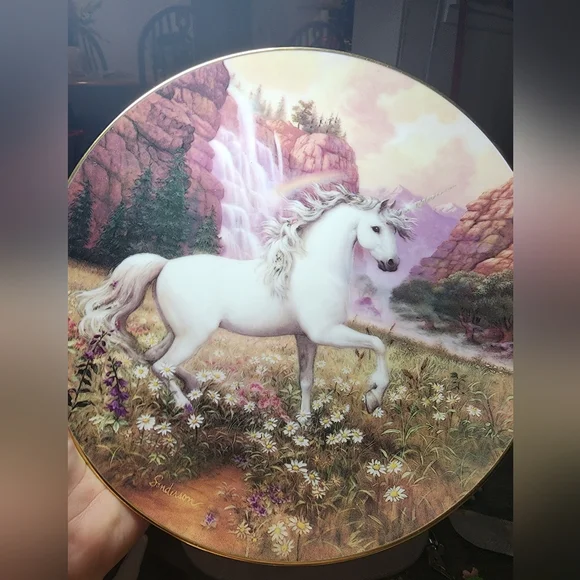 RAINBOW VALLEY OF THE UNICORN PLATE 24 k gold rim - Picture 2 of 4